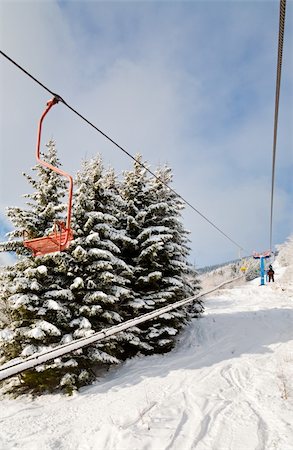 simsearch:400-04319458,k - winter calm mountain landscape with snow-covered spruce-trees and ski ropeway Stock Photo - Budget Royalty-Free & Subscription, Code: 400-04601093