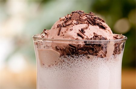 A chocolate milk float in an outdoor natural setting Stock Photo - Budget Royalty-Free & Subscription, Code: 400-04602885