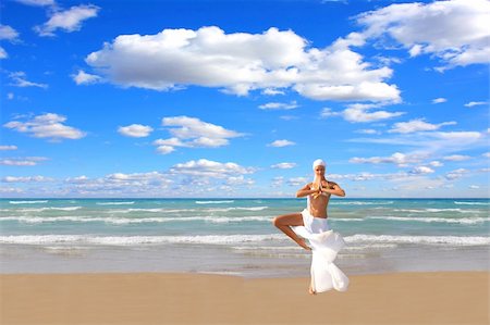 Beautiful young woman enjoying the Ionian sea in Greece Photographie de stock - Aubaine LD & Abonnement, Code: 400-04614156