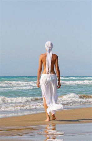 simsearch:400-04018254,k - Beautiful young woman enjoying the Ionian sea in Greece Stockbilder - Microstock & Abonnement, Bildnummer: 400-04614164