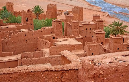 view from a traditional Moroccan Kasbah Foto de stock - Super Valor sin royalties y Suscripción, Código: 400-04614836