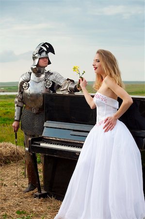 simsearch:877-07460603,k - knightly romance / bride / piano Foto de stock - Super Valor sin royalties y Suscripción, Código: 400-04616843
