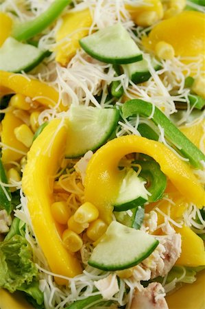 simsearch:400-04055000,k - Delicious and colorful chicken, mango and noodle salad. Photographie de stock - Aubaine LD & Abonnement, Code: 400-04613512