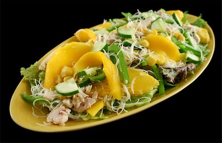 simsearch:400-04854606,k - Delicious and colorful chicken mango and noodle salad. Foto de stock - Royalty-Free Super Valor e Assinatura, Número: 400-04613513