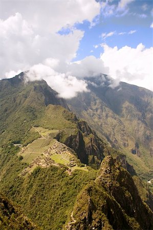 simsearch:400-04625051,k - View of Machu Picchu from Wayna Picchu near Cusco, Peru. Fotografie stock - Microstock e Abbonamento, Codice: 400-04625056