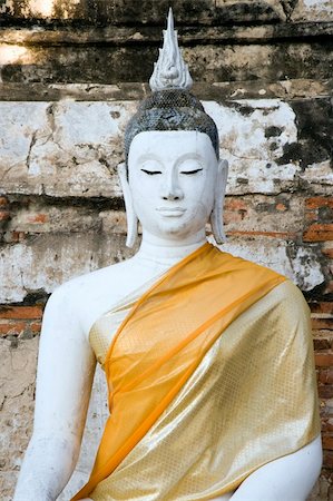 simsearch:400-03985821,k - Buddha statue at the temple of Wat Kasattrathirat Worawihan in Ayutthaya near Bangkok, Thailand. Photographie de stock - Aubaine LD & Abonnement, Code: 400-04625062