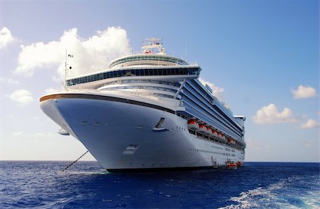 Large cruise ship anchored near island Stock Photo - Budget Royalty-Free & Subscription, Code: 400-04625788