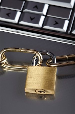 simsearch:400-04126889,k - Padlock and notebook computer Stock Photo - Budget Royalty-Free & Subscription, Code: 400-04626974
