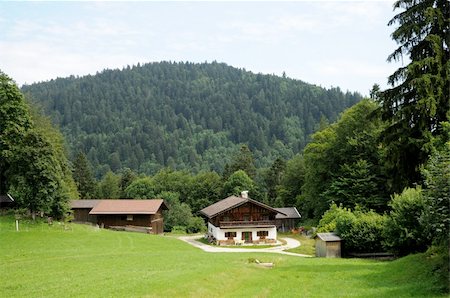 Wooden house in the German Alps Foto de stock - Super Valor sin royalties y Suscripción, Código: 400-04628616