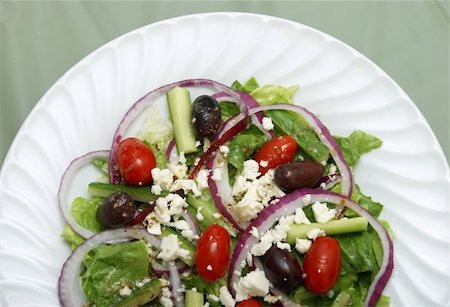 simsearch:400-05346545,k - A delicious greek salad on a table. Fotografie stock - Microstock e Abbonamento, Codice: 400-04629559