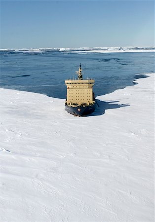 Icebreaker on Antarctica Foto de stock - Super Valor sin royalties y Suscripción, Código: 400-04629908