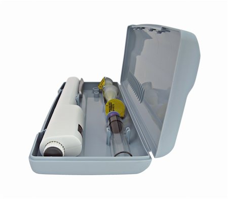excitator (artist) - Insulin pen, compact case, disposable needles, close-up Foto de stock - Super Valor sin royalties y Suscripción, Código: 400-04620134