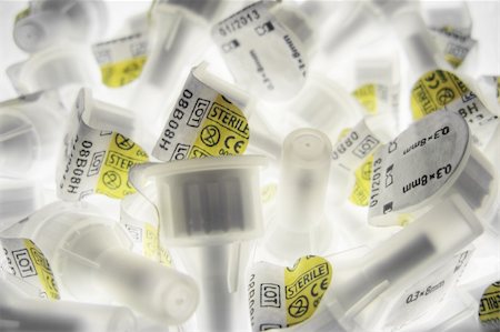 excitator (artist) - Fresh disposable needles for syringe-pens Photographie de stock - Aubaine LD & Abonnement, Code: 400-04620132