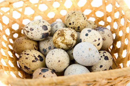 simsearch:400-06640932,k - Close-up of  quail eggs in the basket on white Stock Photo - Budget Royalty-Free & Subscription, Code: 400-04621142