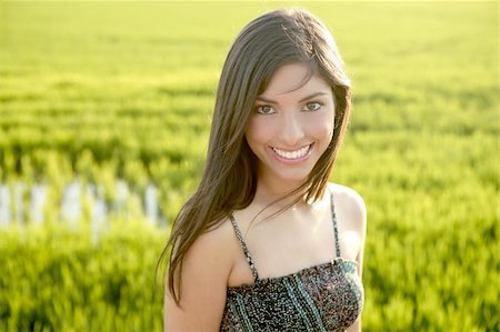 simsearch:400-04123668,k - Beautiful brunette indian young woman in the green rice fields meadow Stock Photo - Budget Royalty-Free & Subscription, Code: 400-04623441