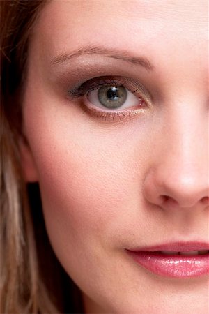 simsearch:400-04624555,k - half portrait of a girl face with makeup Fotografie stock - Microstock e Abbonamento, Codice: 400-04623715