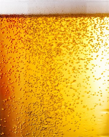 espuma (líquida) - bubbles of beer Stock Photo - Budget Royalty-Free & Subscription, Code: 400-04636091