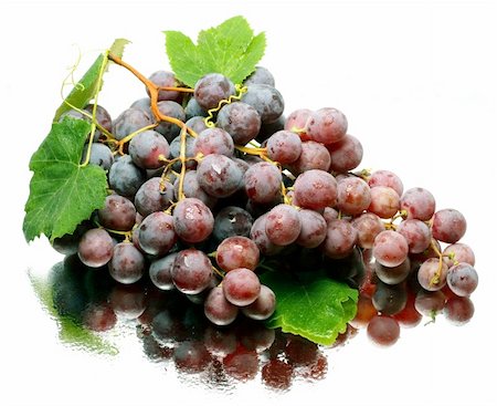 simsearch:400-03937535,k - Grape; objects on white background Stock Photo - Budget Royalty-Free & Subscription, Code: 400-04636337