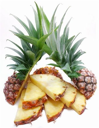 simsearch:400-04315300,k - Pineapple; objects on white background Foto de stock - Super Valor sin royalties y Suscripción, Código: 400-04636738