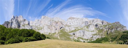 Panoramic of Fuente De, Cantabria (Spain) Stock Photo - Budget Royalty-Free & Subscription, Code: 400-04636750