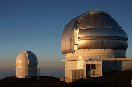 simsearch:400-04630525,k - A beautiful sunset on top of Mauna Kea looking at the Observatories on the Big Island of Hawaii Stock Photo - Budget Royalty-Free & Subscription, Code: 400-04630525