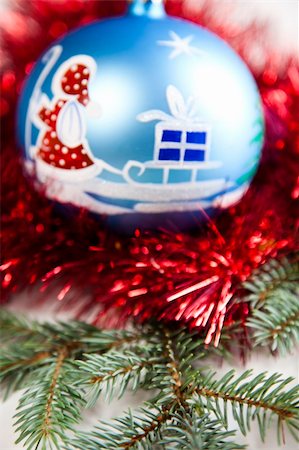 simsearch:632-06354036,k - Blue Christmas bauble with ornament of Santa Claus Photographie de stock - Aubaine LD & Abonnement, Code: 400-04632146