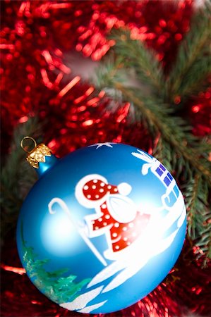 simsearch:632-06354036,k - Blue Christmas bauble with ornament of Santa Claus Photographie de stock - Aubaine LD & Abonnement, Code: 400-04632158