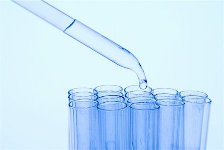 simsearch:400-07554474,k - Test tube being fed with an eyedropper. Stockbilder - Microstock & Abonnement, Bildnummer: 400-04632578