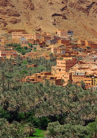 simsearch:400-04608871,k - panorama of a village among Moroccan hills, view from the road from Tinerhir to Todra gore Foto de stock - Super Valor sin royalties y Suscripción, Código: 400-04633483