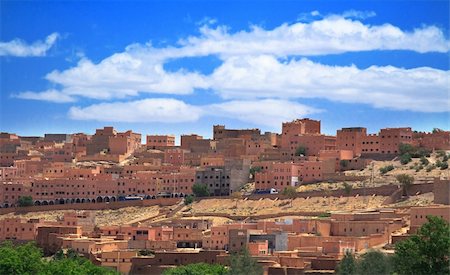 dades valley - panorama of a small Moroccan town (Boumalne du Dades) Photographie de stock - Aubaine LD & Abonnement, Code: 400-04633985