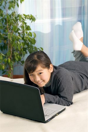 simsearch:400-04129482,k - Girl-teenager with notebook. Photographie de stock - Aubaine LD & Abonnement, Code: 400-04644039