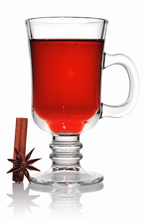 simsearch:400-06464230,k - Mulled wine isolated on white with soft reflection Foto de stock - Royalty-Free Super Valor e Assinatura, Número: 400-04645205