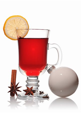 simsearch:400-06464230,k - Mulled wine christmas still life isolated on white with soft reflection Foto de stock - Royalty-Free Super Valor e Assinatura, Número: 400-04645209