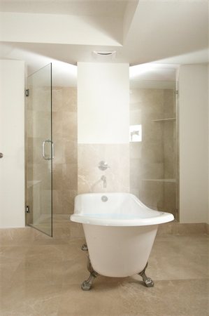 Bathtub full of steaming hot water Photographie de stock - Aubaine LD & Abonnement, Code: 400-04647416