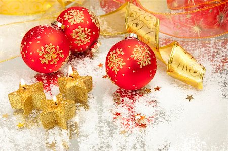 simsearch:400-07035531,k - Christmas Background / Holiday Candles and Decorations Fotografie stock - Microstock e Abbonamento, Codice: 400-04647606