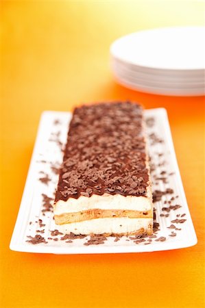simsearch:400-03989677,k - delicious homemade tiramisu cake with chocolate chips Foto de stock - Super Valor sin royalties y Suscripción, Código: 400-04648296