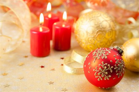 simsearch:400-07035531,k - Christmas Background / Holiday Candles and Decorations Fotografie stock - Microstock e Abbonamento, Codice: 400-04648395