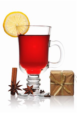 simsearch:400-06464230,k - Mulled wine christmas still life isolated on white with soft reflection Foto de stock - Royalty-Free Super Valor e Assinatura, Número: 400-04649055