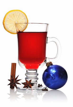 simsearch:400-06464230,k - Mulled wine christmas still life isolated on white with soft reflection Foto de stock - Royalty-Free Super Valor e Assinatura, Número: 400-04649057