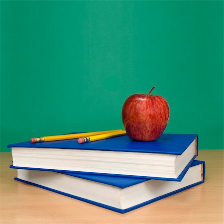 simsearch:400-04127315,k - Blank chalkboard. Books, pencils and an apple on foreground. Stock Photo - Budget Royalty-Free & Subscription, Code: 400-04640401