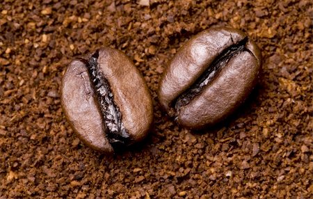 simsearch:400-04313939,k - coffee beans on background ground coffee Stock Photo - Budget Royalty-Free & Subscription, Code: 400-04640838