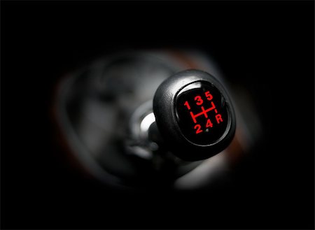 schaltknauf - Closeup of a car 5 speed gearstick. Stockbilder - Microstock & Abonnement, Bildnummer: 400-04650113