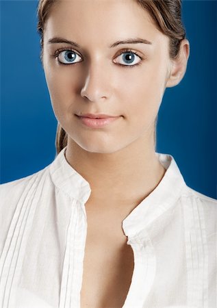 simsearch:400-05192073,k - Close-up portrait of a Fresh and Beautiful young woman Photographie de stock - Aubaine LD & Abonnement, Code: 400-04650887