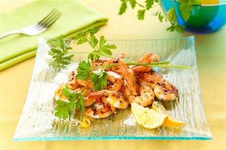 simsearch:400-09119781,k - tasty grilled prawn salad with lemon and parsley Stock Photo - Budget Royalty-Free & Subscription, Code: 400-04651826