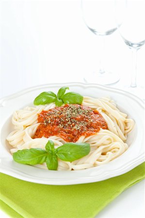 simsearch:400-06948846,k - home made bolognese noodles isolated over white Photographie de stock - Aubaine LD & Abonnement, Code: 400-04653907