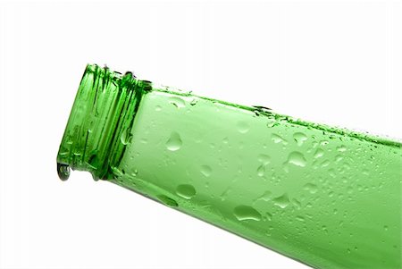 simsearch:400-05195371,k - A drip on the end of a beer bottle Stockbilder - Microstock & Abonnement, Bildnummer: 400-04664916