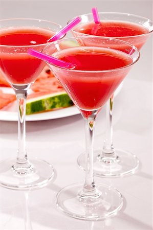red water melon - food series: some glasses with water melon cocktail Photographie de stock - Aubaine LD & Abonnement, Code: 400-04665316