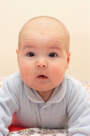 simsearch:400-04677805,k - beautifull baby with black eye Photographie de stock - Aubaine LD & Abonnement, Code: 400-04666076