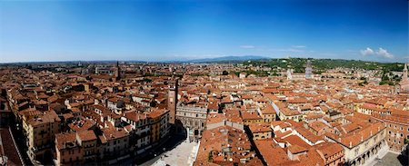 Wide top-down panorama of beautiful Italian city Verona Foto de stock - Super Valor sin royalties y Suscripción, Código: 400-04666513