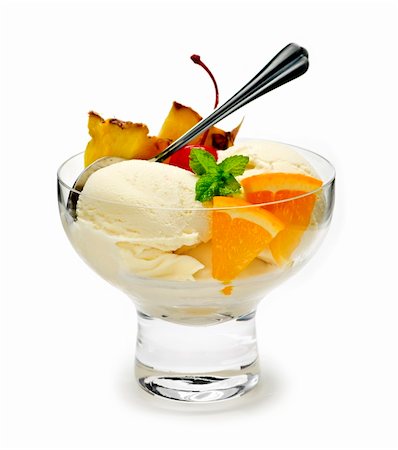 simsearch:400-05325555,k - Dish of ice cream and fruit isolated on white background Stock Photo - Budget Royalty-Free & Subscription, Code: 400-04668937